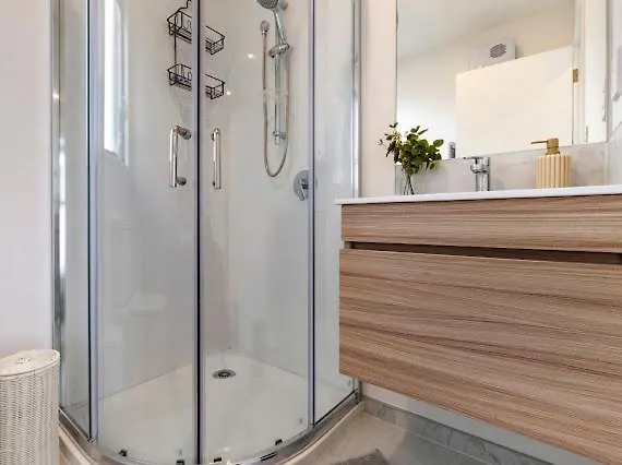 Entire Brand New Home Christchurch Lejlighed